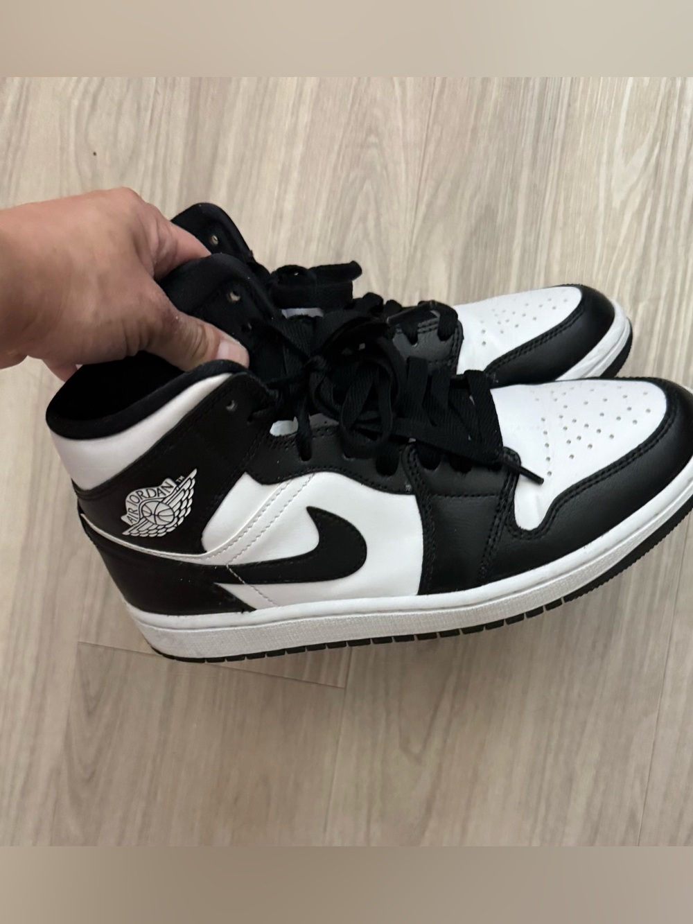 Nike Air Jordan 1 Mid white white and black Women’s 7.5 size